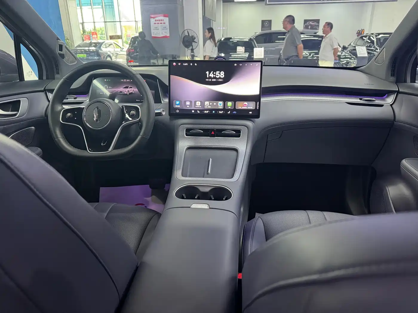 Фото 6 - Shangjie SUV