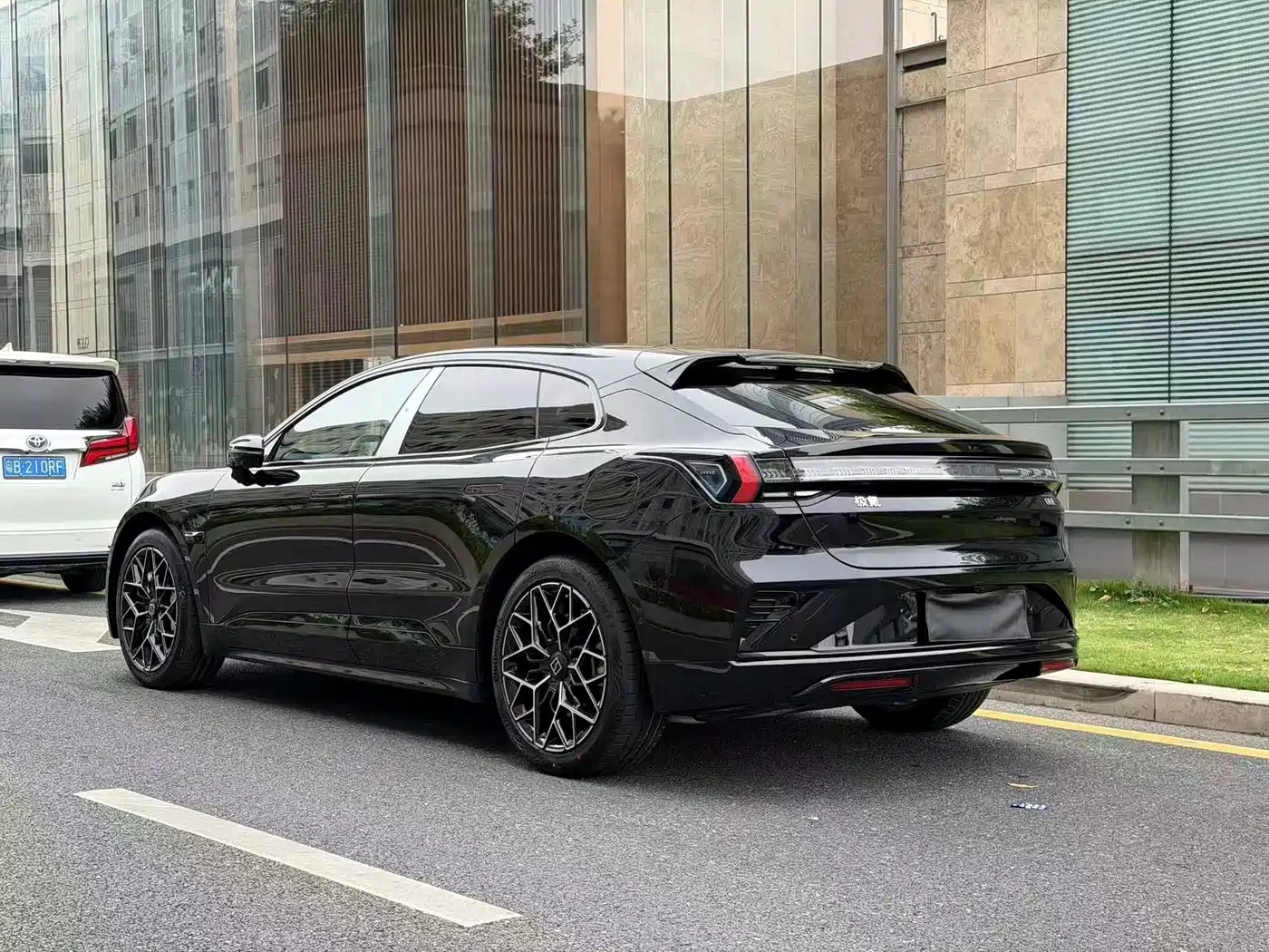 ZEEKR EXTREME KRYPTON 001