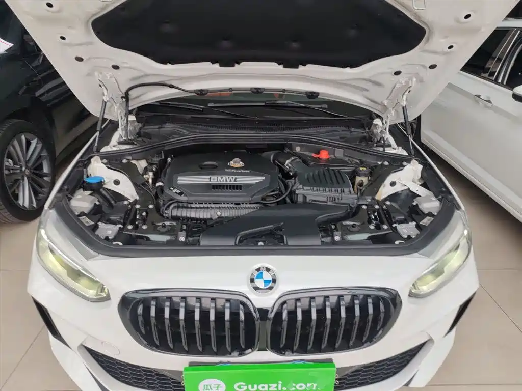 BMW 1-SERIES
