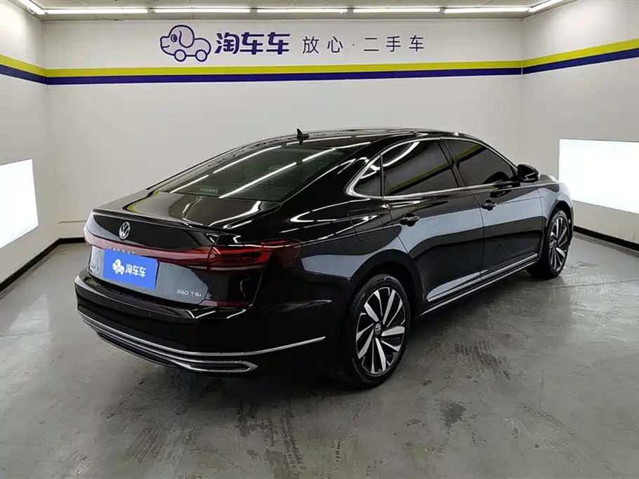 Volkswagen Passat 2025 Outstanding 380TSI Dragon Soaring Edition фото 3