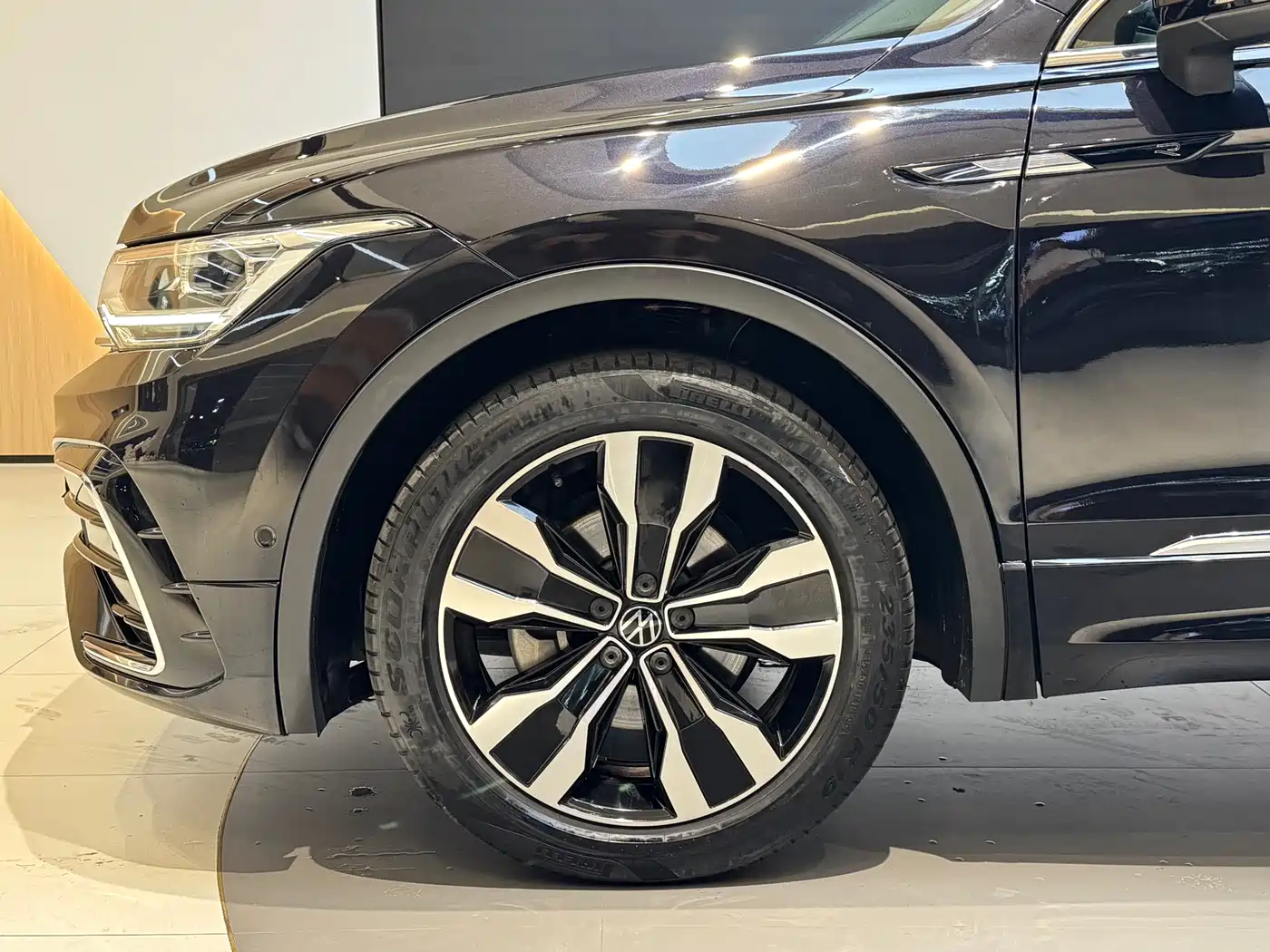 Volkswagen Tiguan L 2022 330TSI Auto 2WD R-Line Premium Edition фото 5