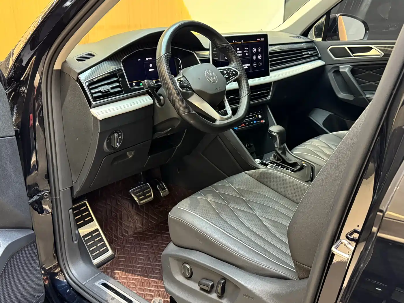 Volkswagen Tiguan L 2022 330TSI Auto 2WD R-Line Premium Edition фото 15