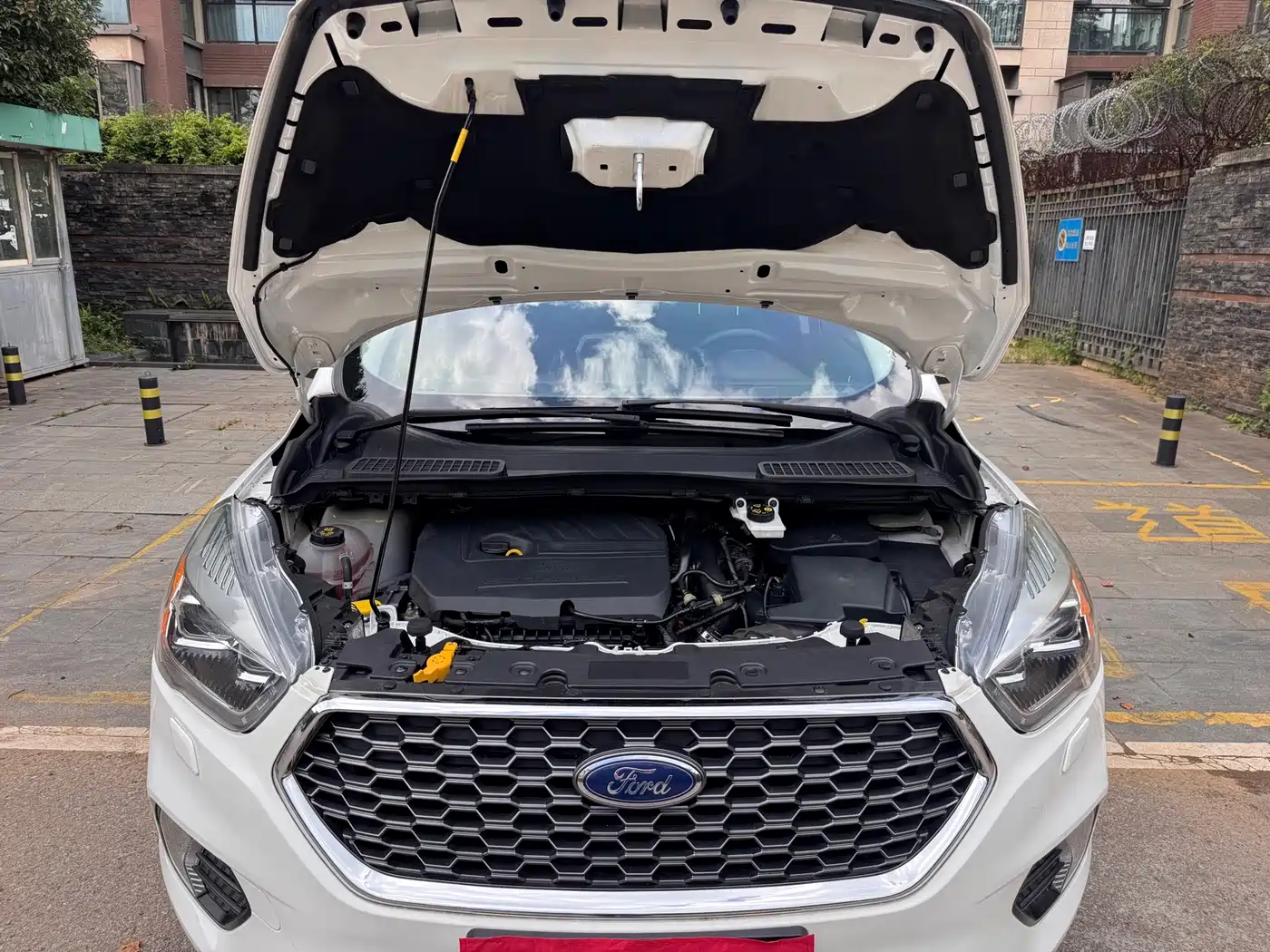 Ford Kuga 2019 2019 EcoBoost 180 FWD Luxury Edition China V