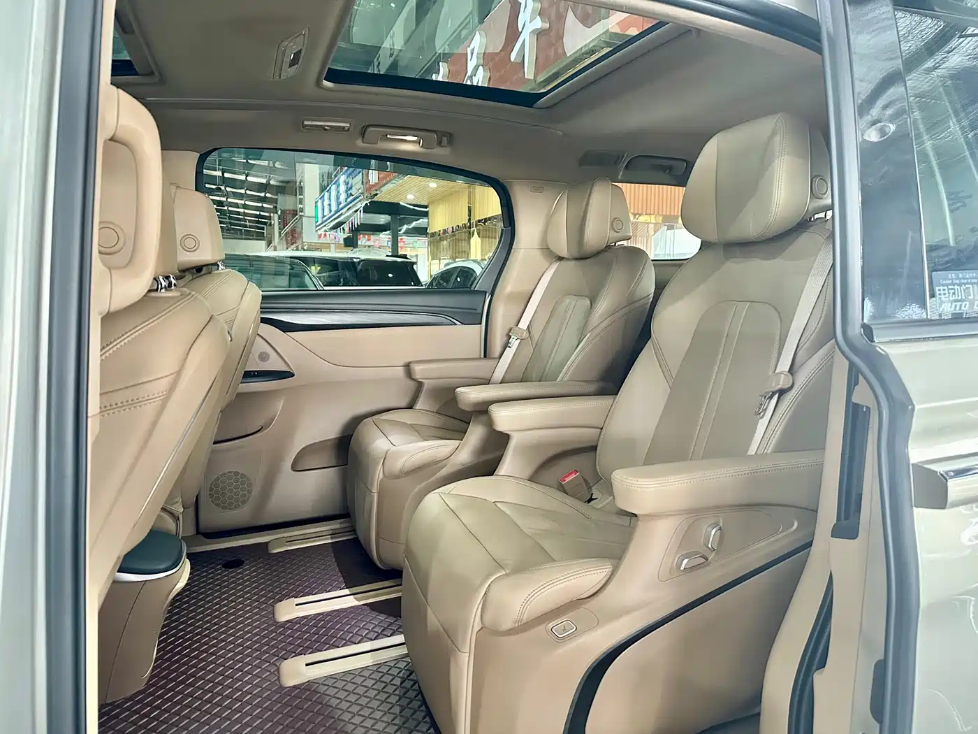Buick GL8 2021 ES Landlord 653T Luxury фото 11