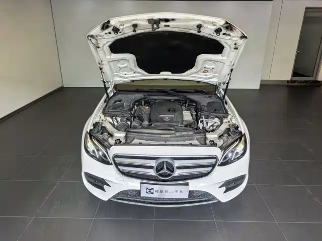 Mercedes-Benz E-Class 2018 E 300 L Sport Fashion — фото 3