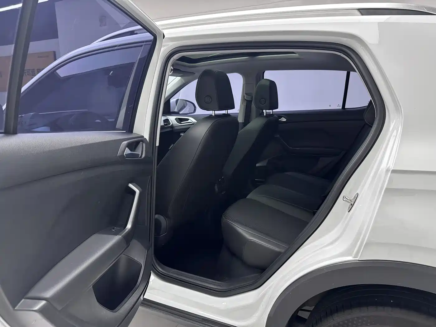 VOLKSWAGEN EXPLORING THE SHADOW