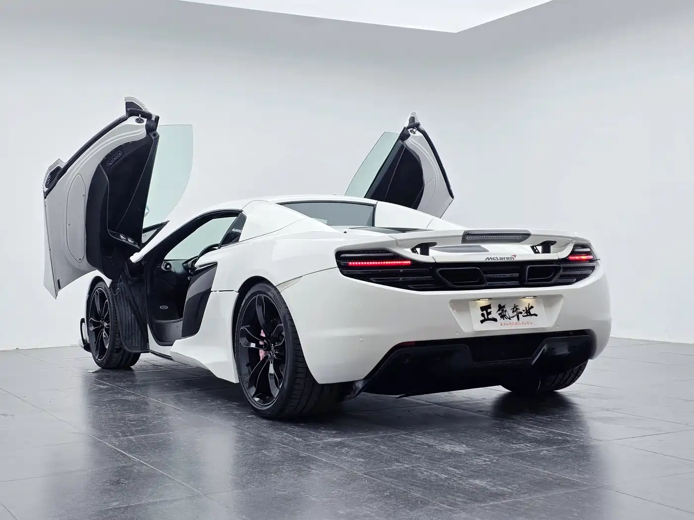 McLaren 12C 2013 3.8T SPIDER фото 17