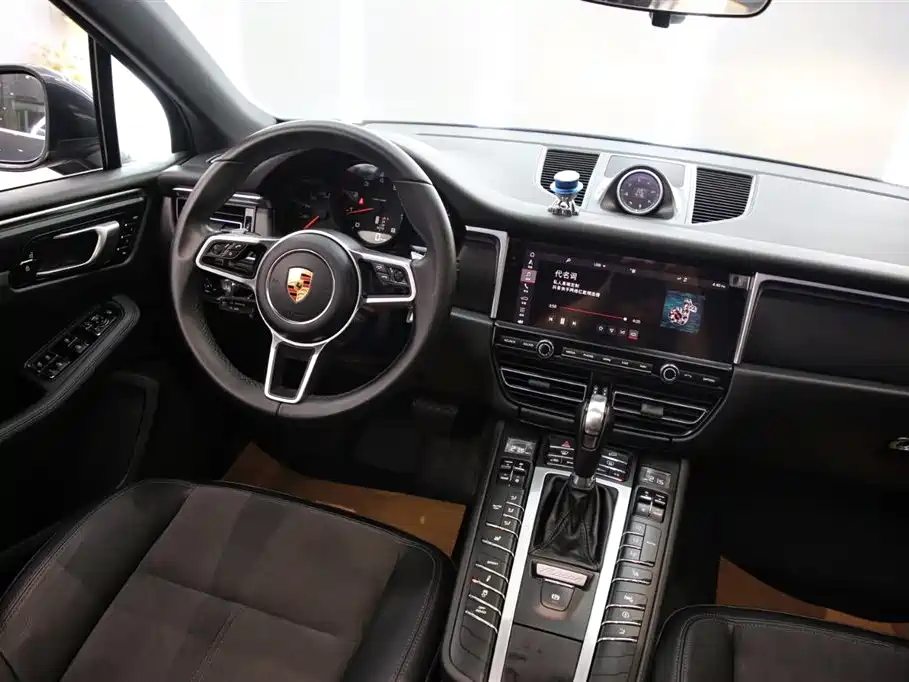 Porsche Macan 2018 Macan 2.0T фото 9
