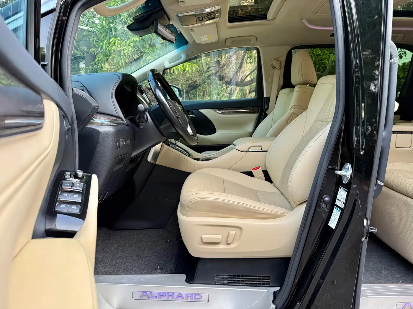 Toyota Alphard, миниатюра 5