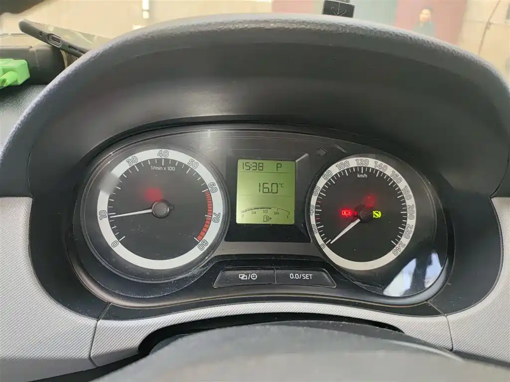 Škoda Fabia 2017 1.4L Auto Forward Edition фото 4