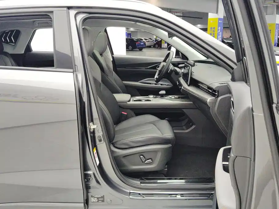 Changan Oshan Z6 2023 2022 Blue Whale 1.5T DCT Intelligent Leader