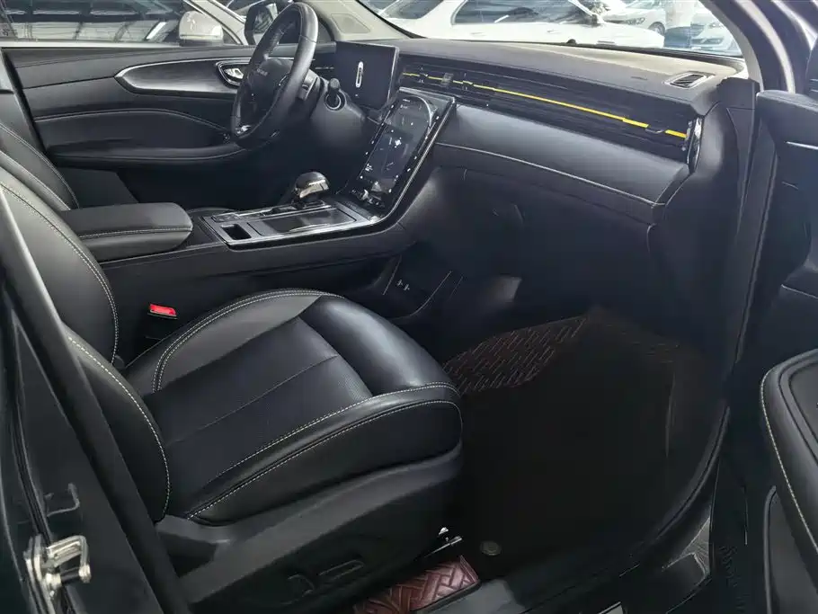 ROEWE RX5 NEW ENERGY