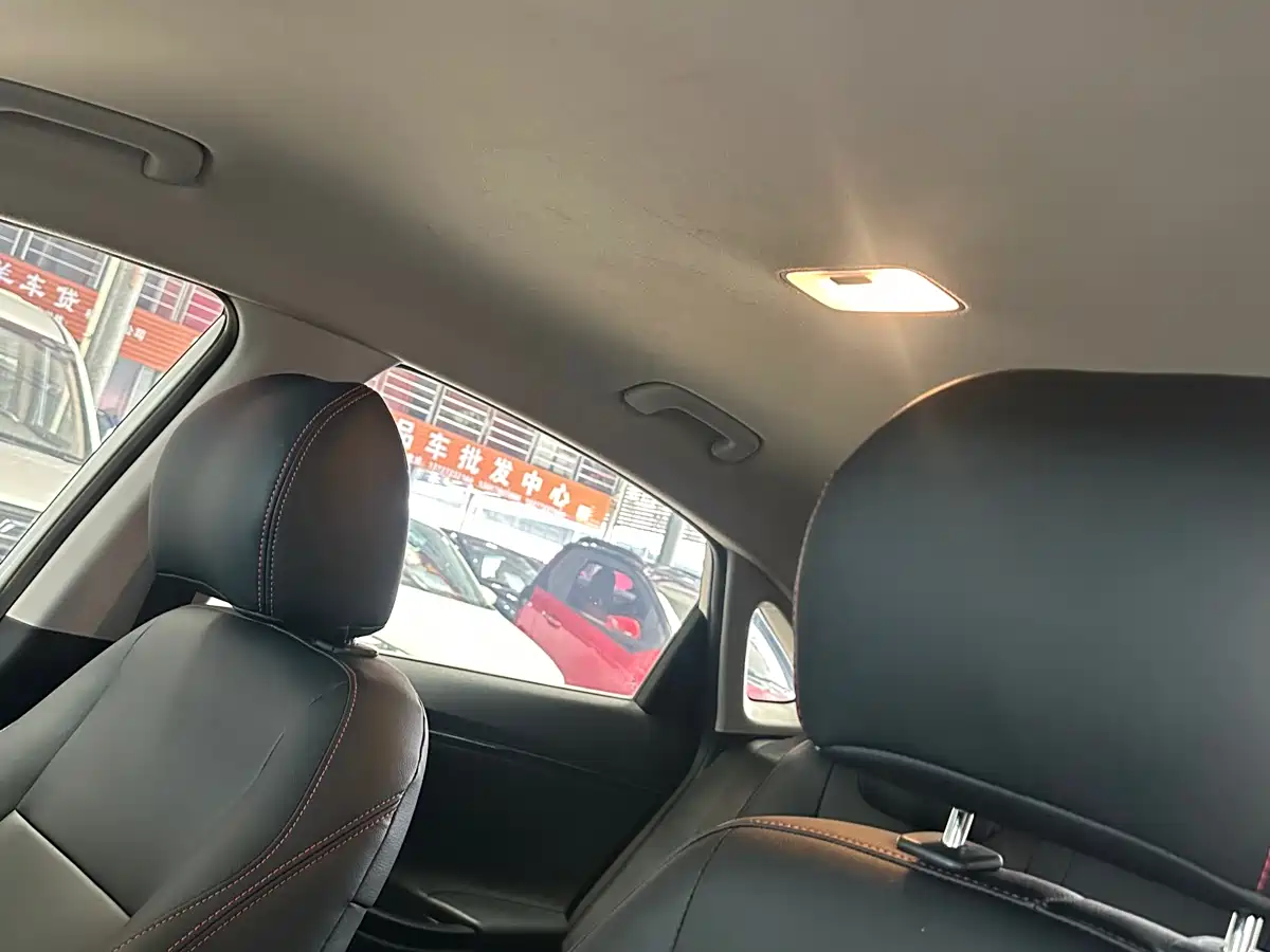 Hyundai Elantra 2018 1.6L Automatic Pleasing Edition GL China VI фото 13