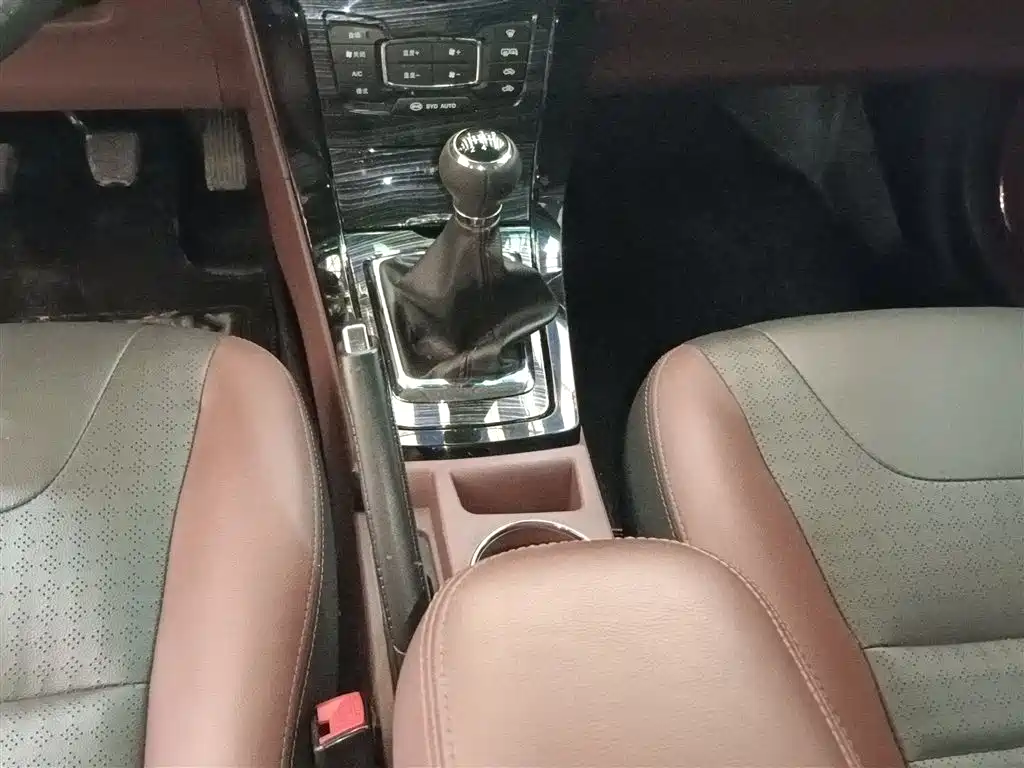 BYD Surui 2016 1.5L Manual Elite фото 14