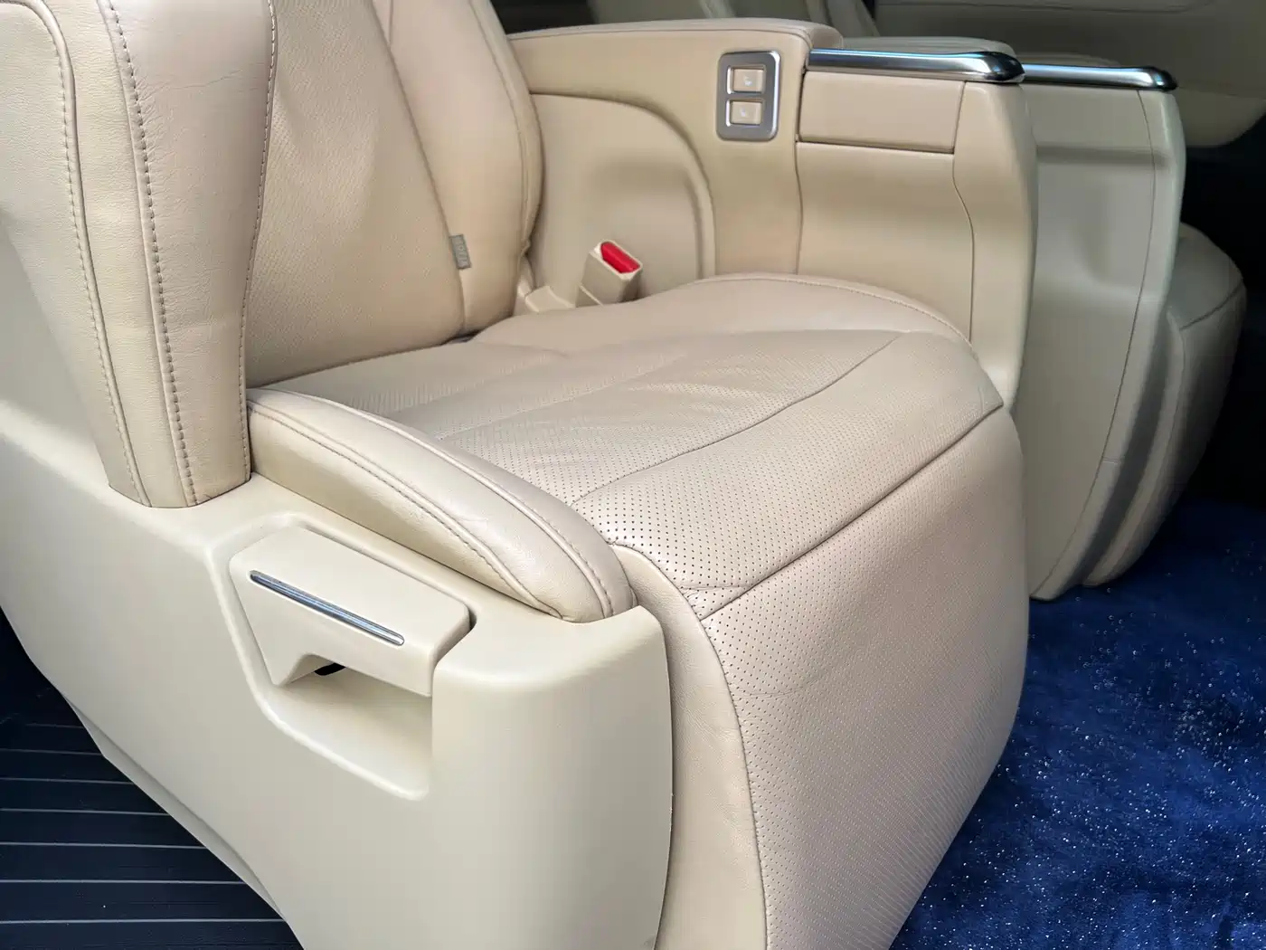Toyota Alphard 2015 3.5L Luxury Edition фото 12