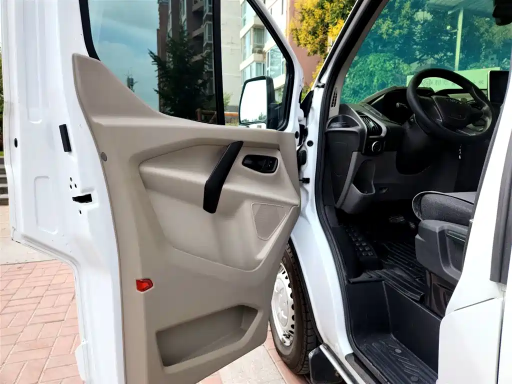 Фото 7 - Ford Transit