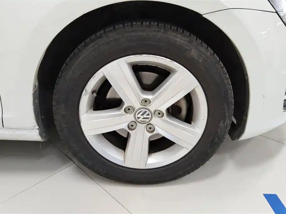 Volkswagen Golf 2014 1.6L Automatic Comfort фото 6
