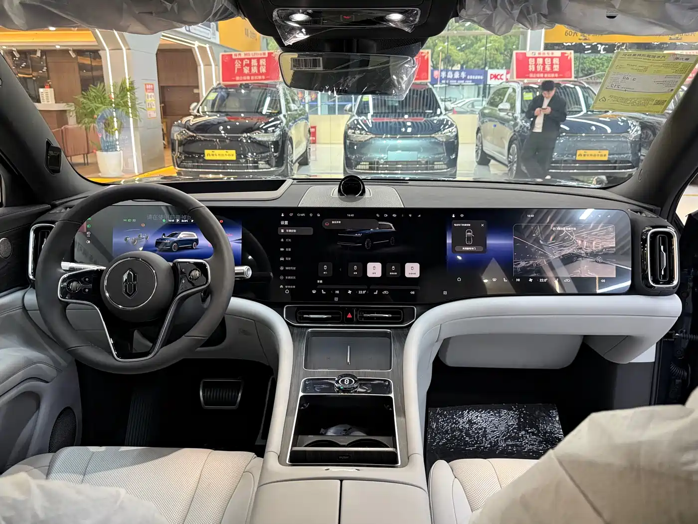 AITO Wenjie AITO M9 2024 Range Extender Ultra 52kWh 6-seater фото 27