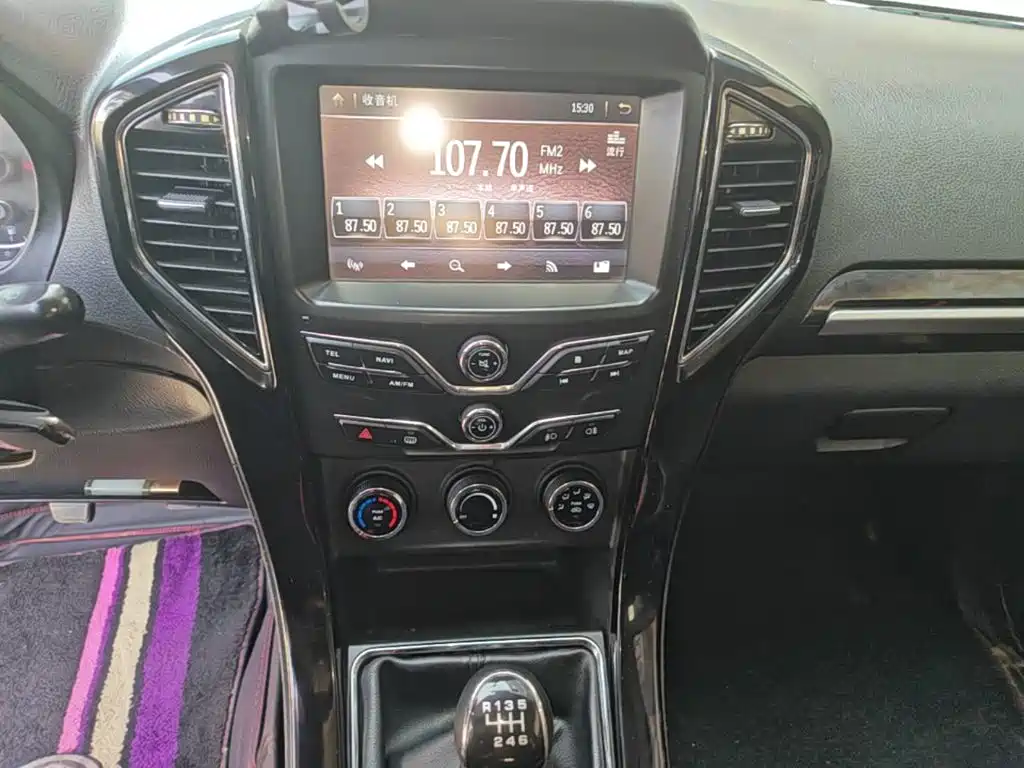 Landwind X8 2018 2017 2.0T Gasoline 4X2 Luxury