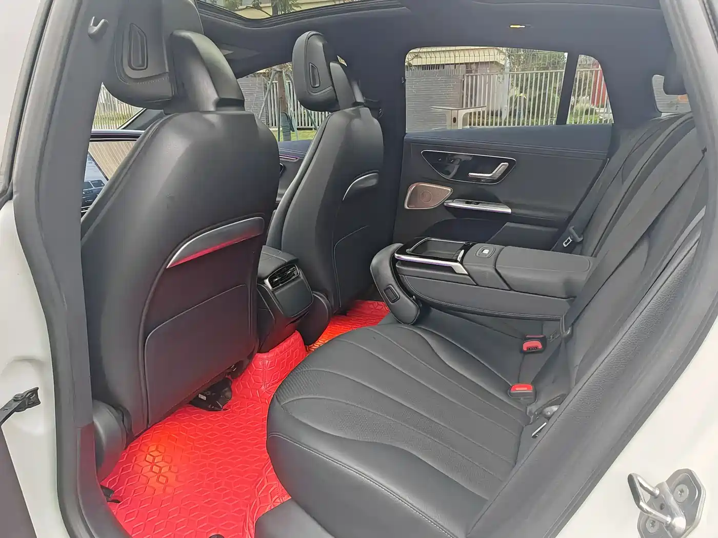 Mercedes-Benz EQE 2022 350 Luxury Edition фото 6