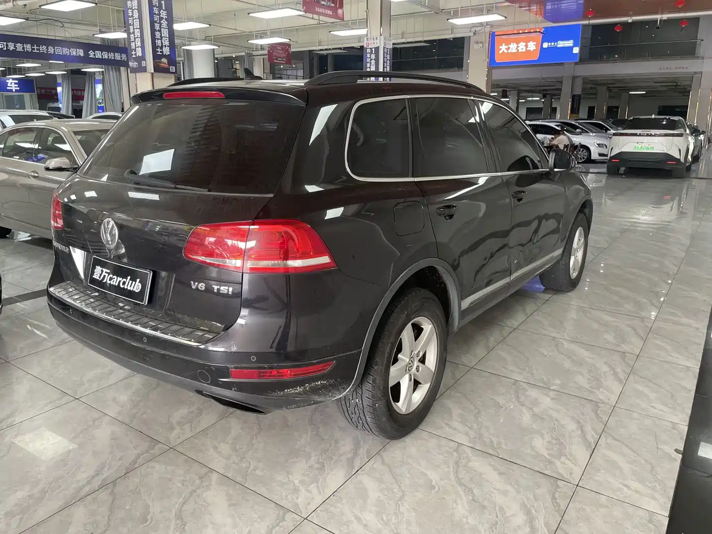 Фото 8 - Volkswagen Touareg