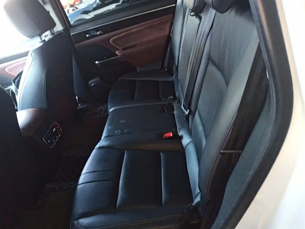 GAC Trumpchi Trumpchi GS8 2017 320T 2WD Luxury Smart Connect (7-seater) фото 13