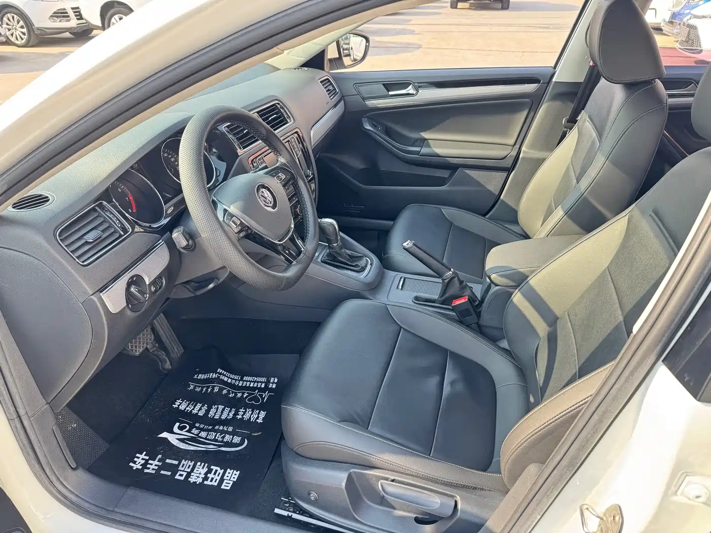 Volkswagen Sagitar 2018 280TSI DSG Spark Edition фото 8