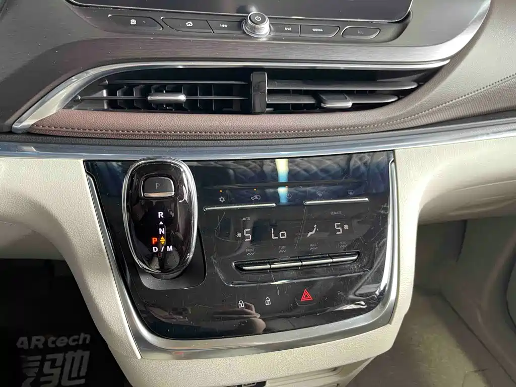 Фото 21 - Buick GL8