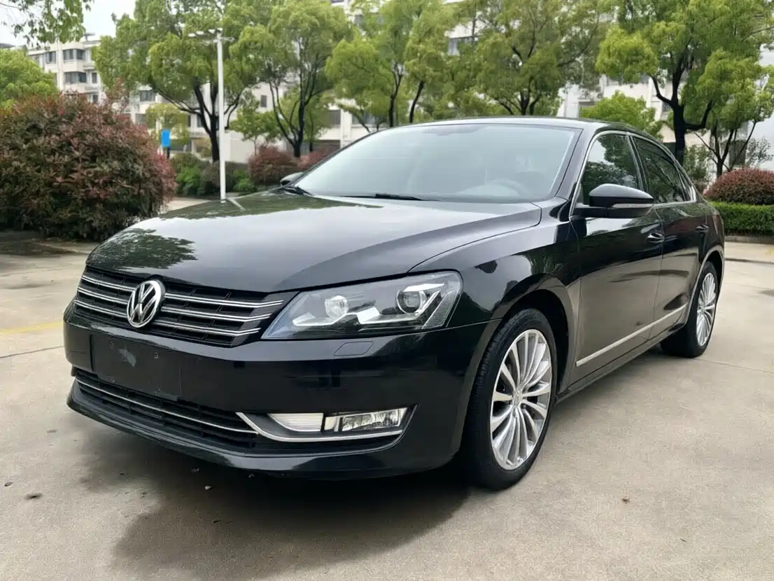 Volkswagen Passat 2015 1.8TSI DSG Prestige Edition фото 17