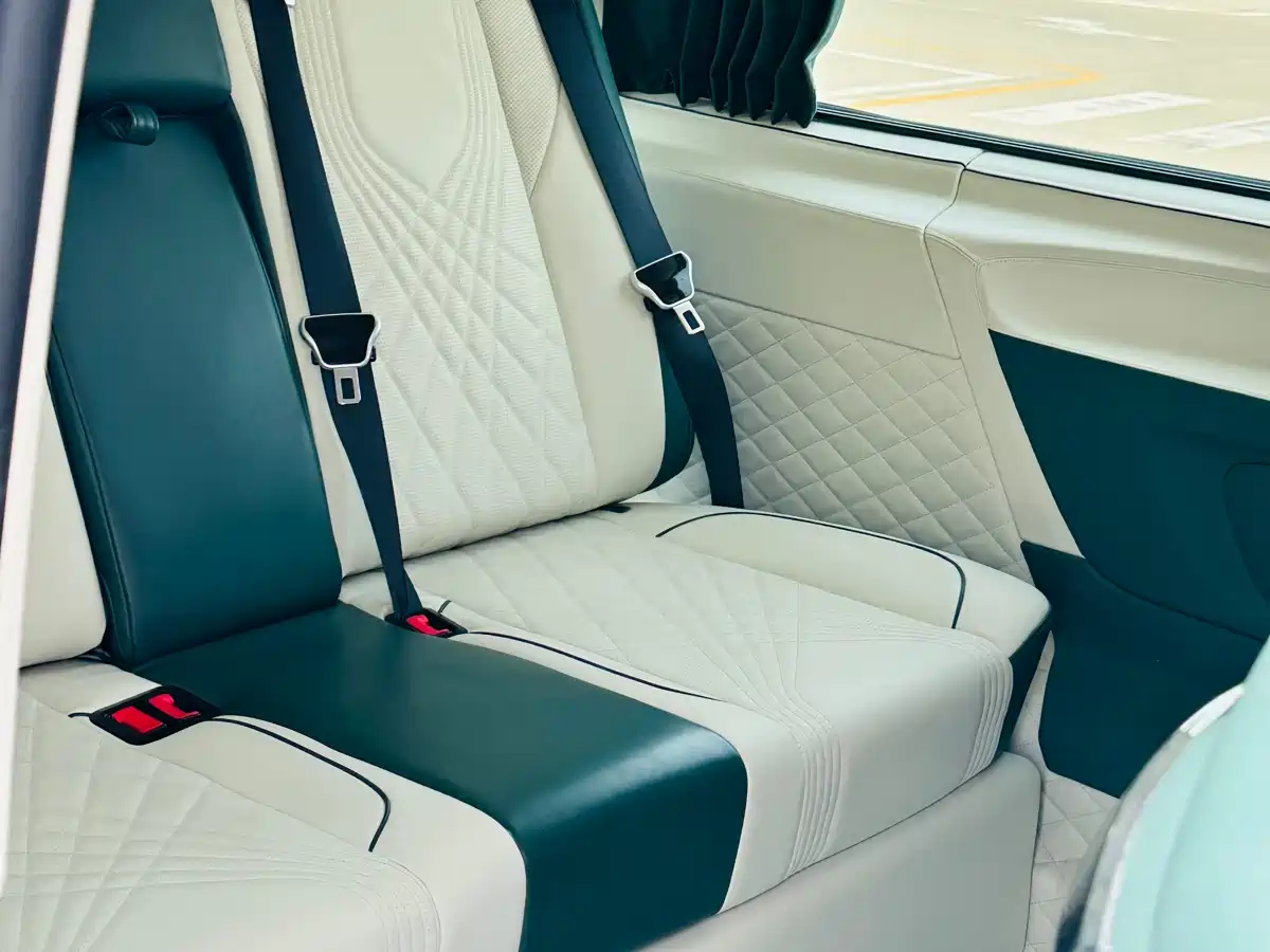 Mercedes-Benz Vito 2023 2.0T Elite 7-Seater фото 31