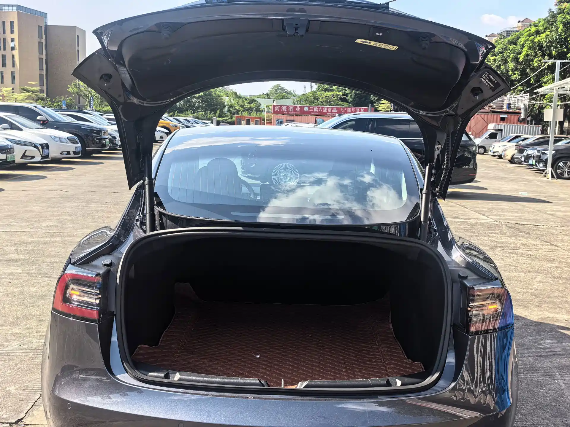 Фото 15 - Tesla Model 3