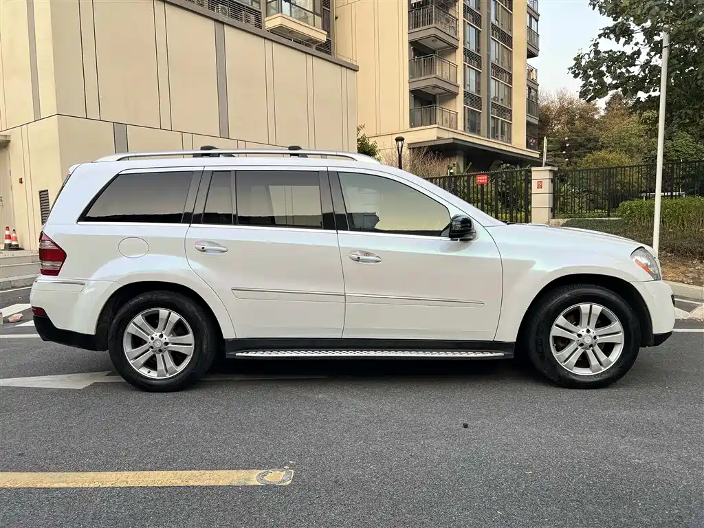 Mercedes-Benz GL-Class фото 7