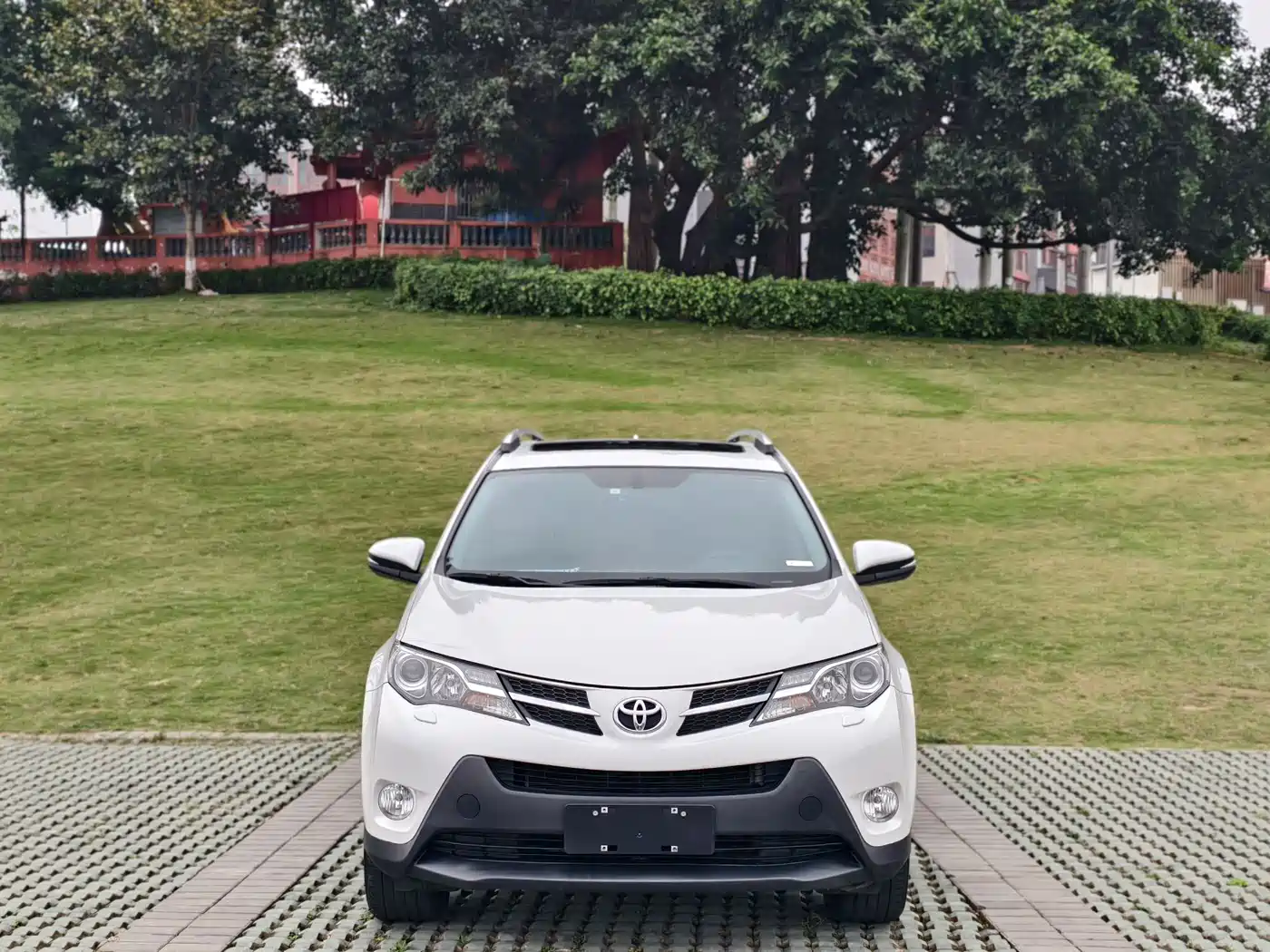 Toyota RAV4 Rongfang 2015 2.5L Automatic 4WD Elite Edition фото 2