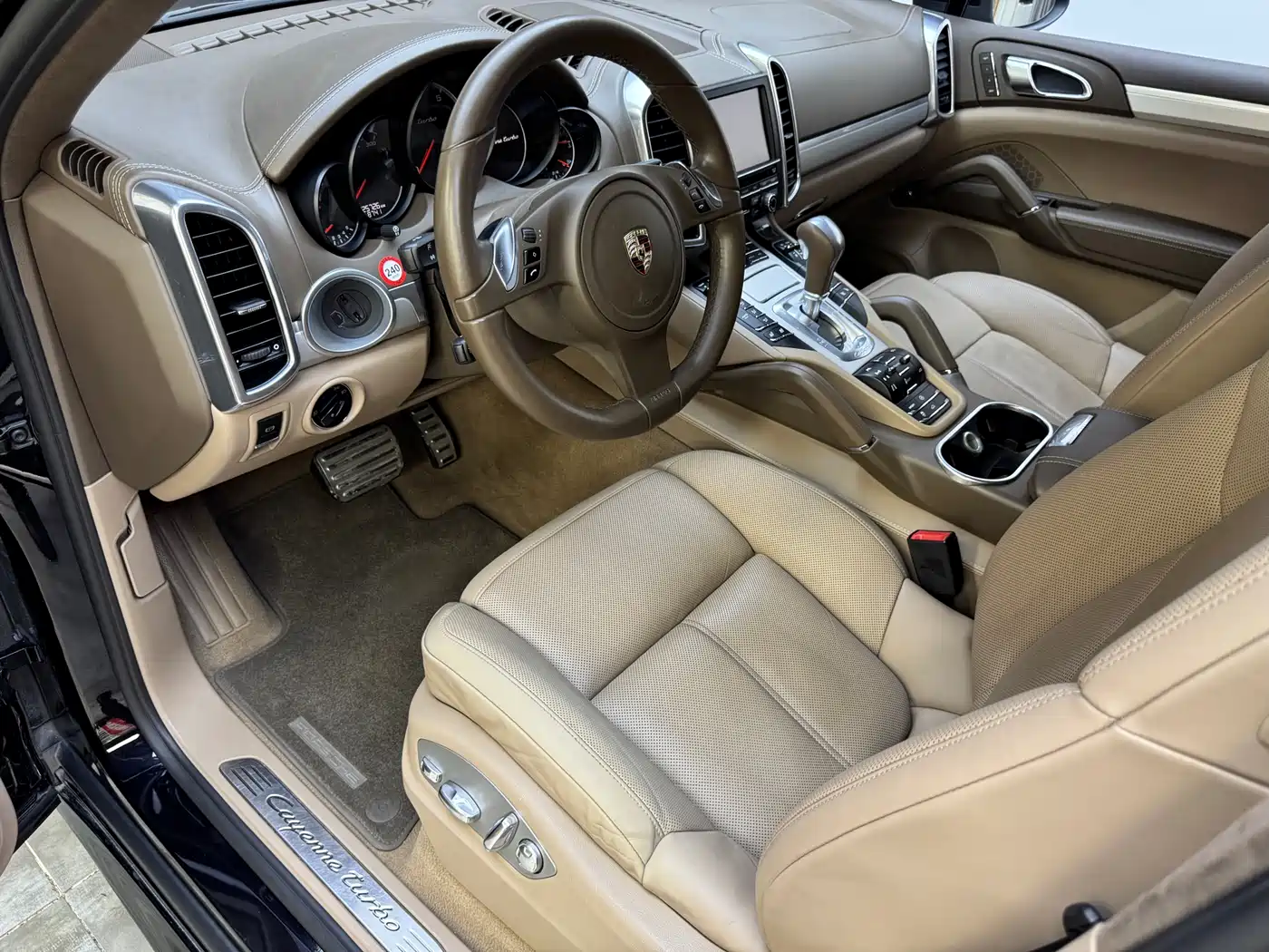 Porsche Cayenne 2011 Cayenne Turbo 4.8T фото 13