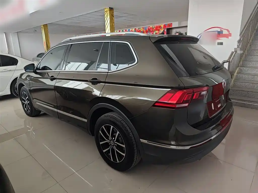 Volkswagen Tiguan L 2018 330TSI Automatic 2WD Luxury Edition фото 5