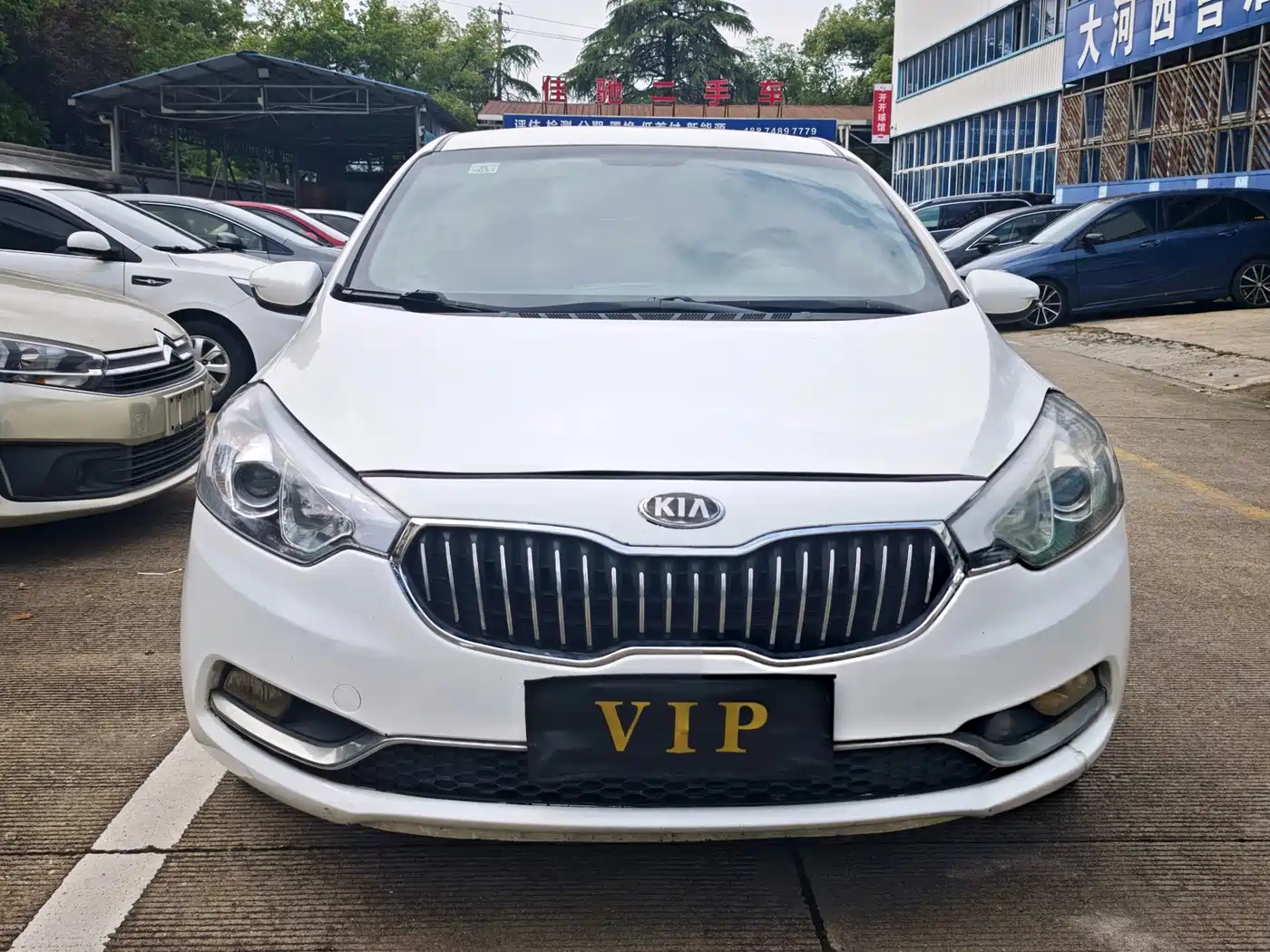 Photo 2 - Kia K3
