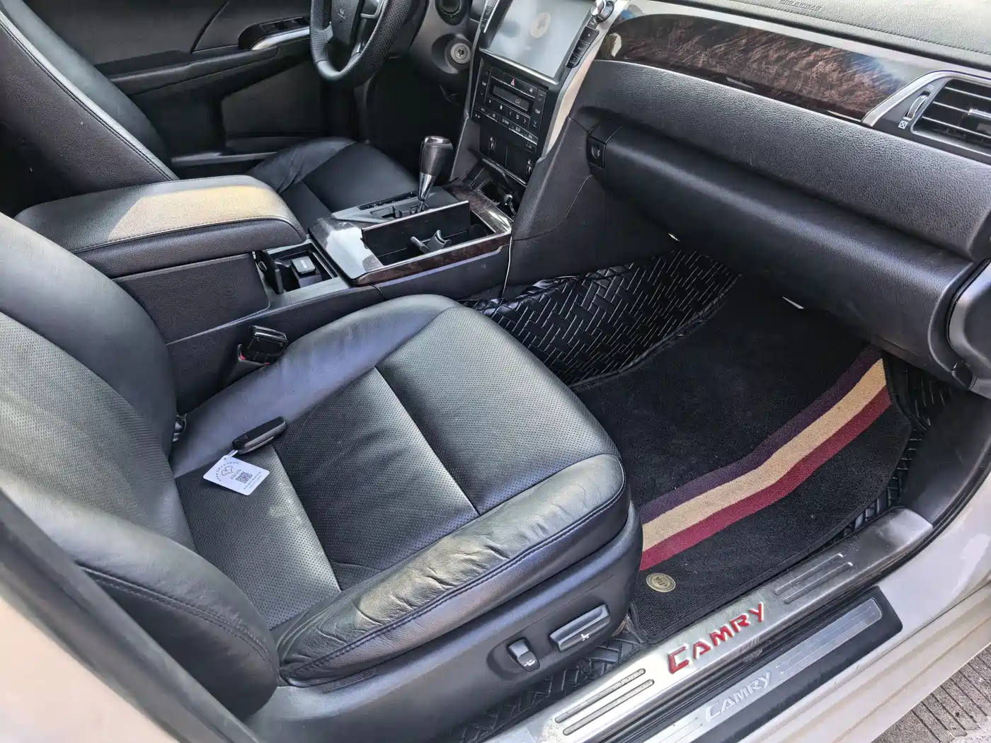 Toyota Camry 2015 2.0G Leading Edition фото 9