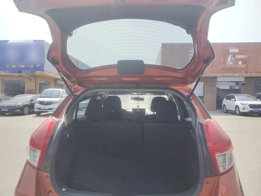 Toyota YARiS L Zhi Xuan 2015 1.5E Auto Charming Edition фото 19