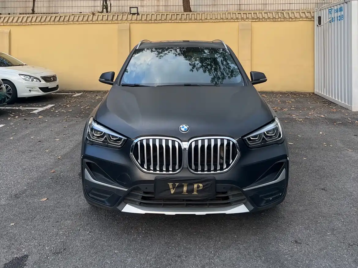 Фото 2 - BMW X1