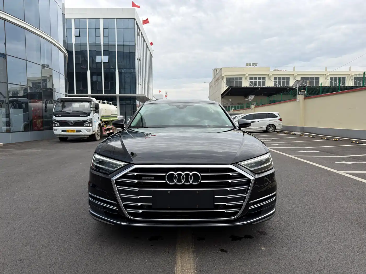 AUDI A8