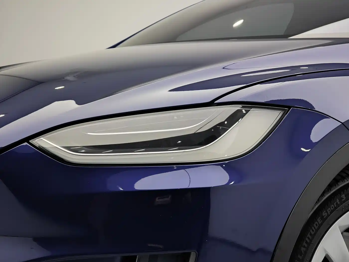 TESLA MODEL X