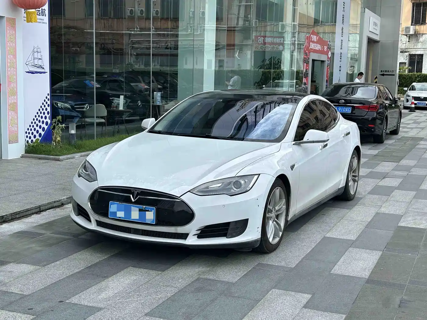 Photo 1 - Tesla Model S