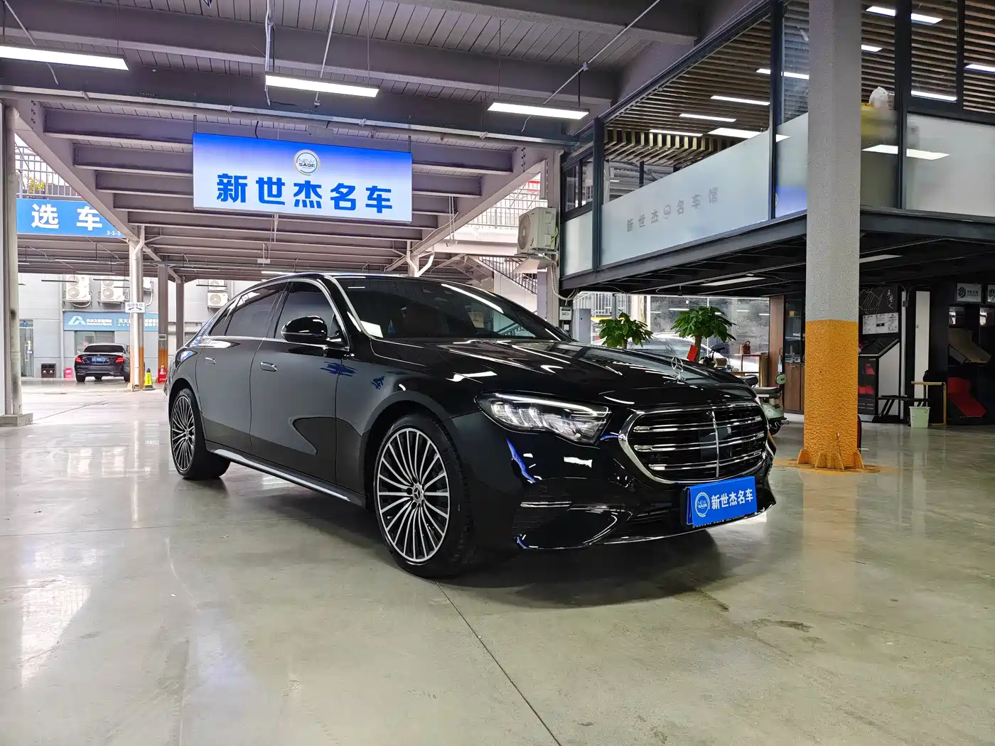 Mercedes-Benz E-Class 2024 E 300 L Fashion фото 3