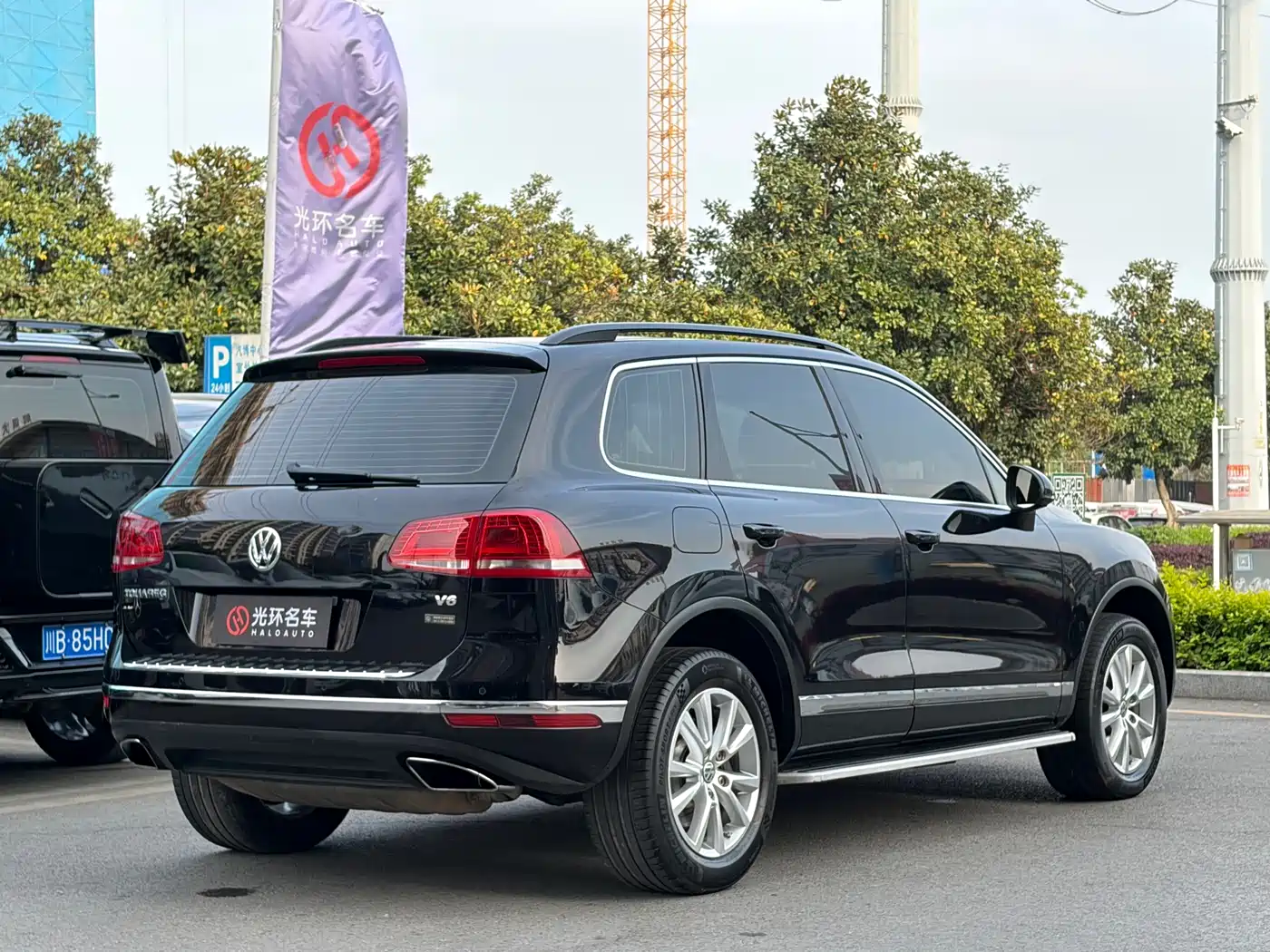 VOLKSWAGEN TOUAREG