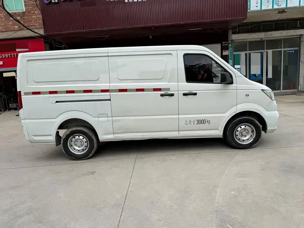 Dongfeng Yufeng Yufeng EM26 2023 2023 Standard Edition 41.472kWh Henan Lithium