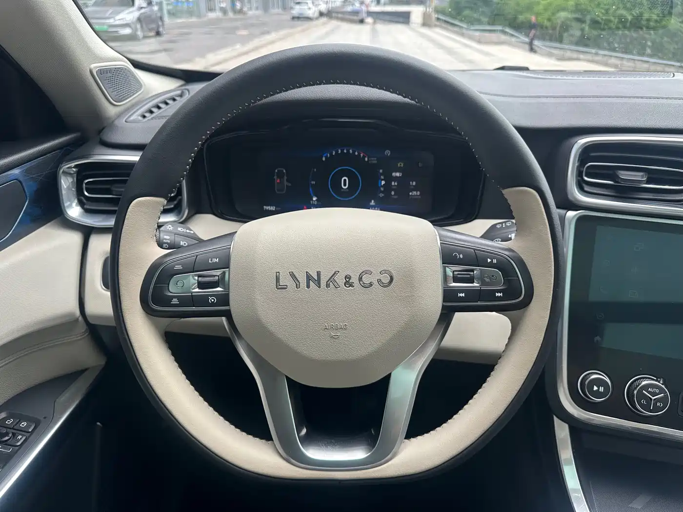 Lynk & Co 01 2018 2017 2.0T 2WD Pro Shine Edition