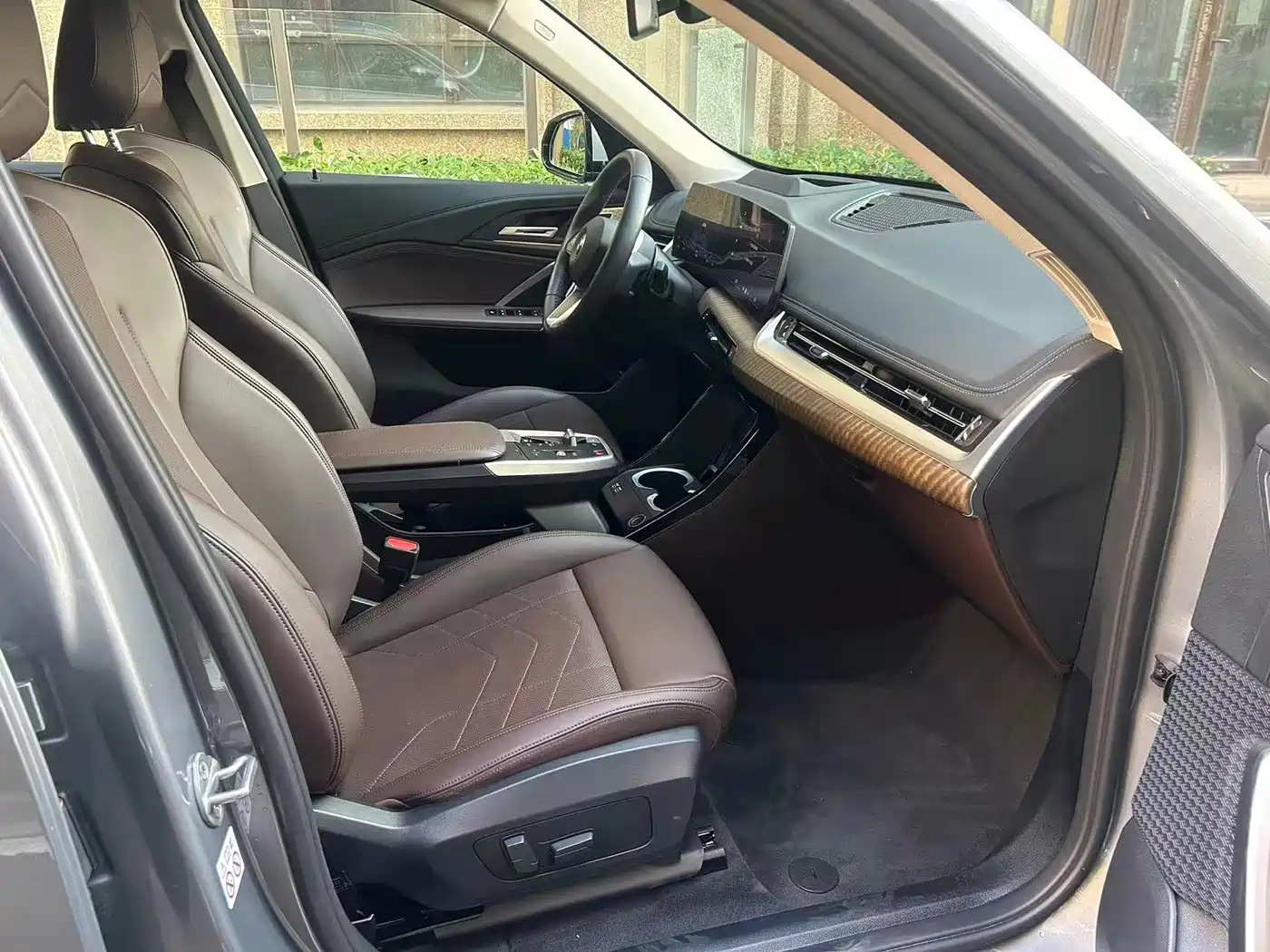 BMW iX1, миниатюра 7