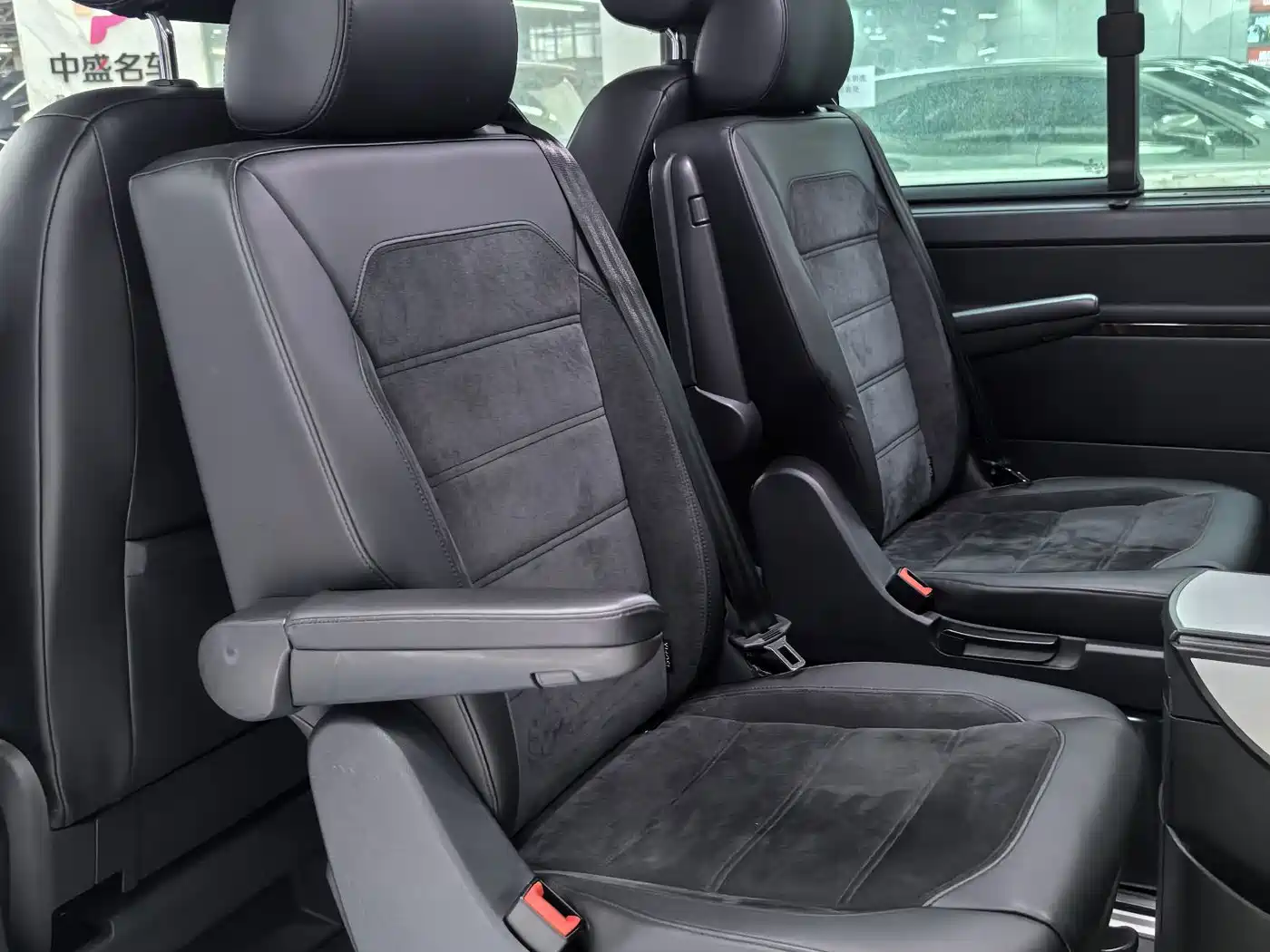 Volkswagen Multivan 2019 2019 2.0TSI 4WD Premium 7-seater