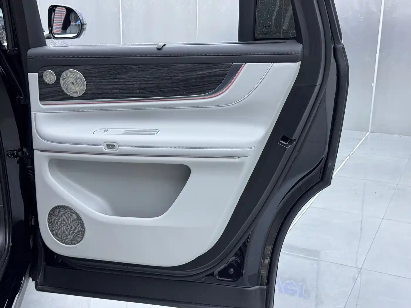  AITO Wenjie AITO M9 2024 Range Extender Max Edition 42kWh 6-seater 22