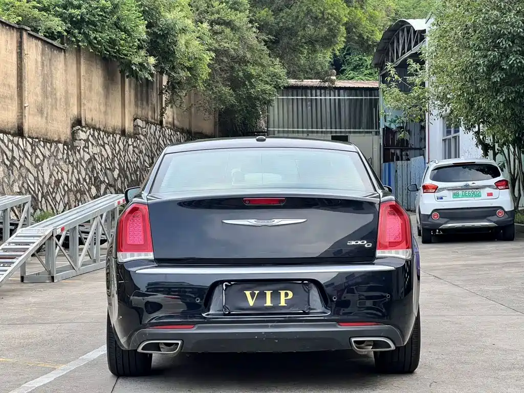 Chrysler 300C (Import) 2016 2016 3.0L Beyond Edition